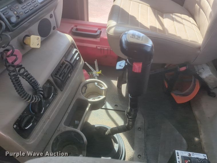 image for item NG9496 2003 Mack CH600 semi truck