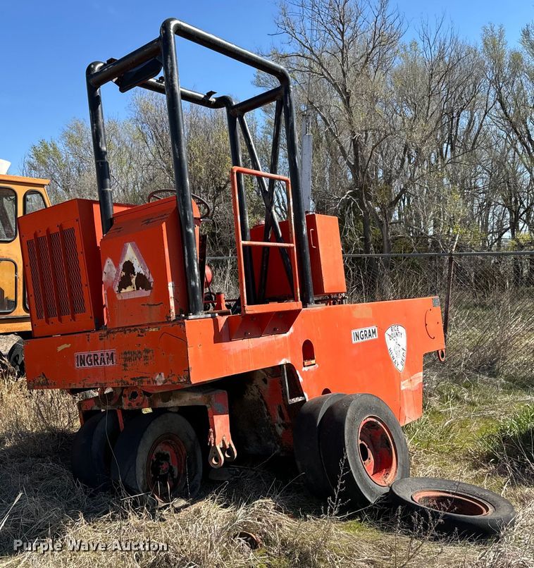 image for item NH9037 Ingram 9-2800-PA pneumatic roller