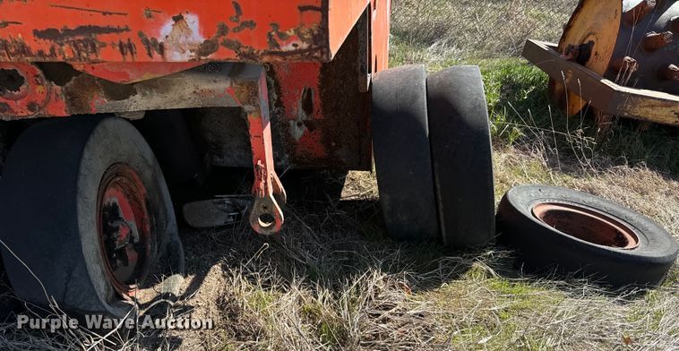 image for item NH9037 Ingram 9-2800-PA pneumatic roller