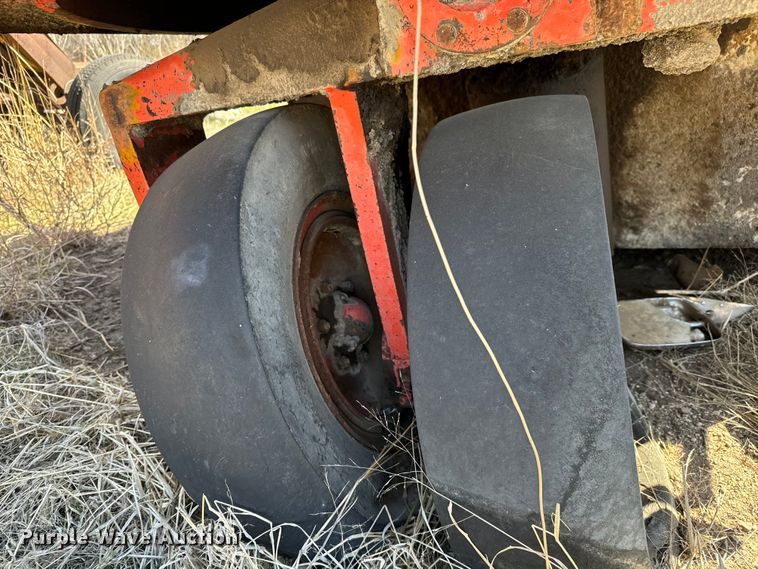 image for item NH9037 Ingram 9-2800-PA pneumatic roller