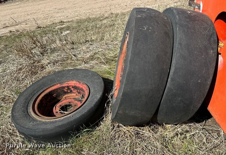 image for item NH9037 Ingram 9-2800-PA pneumatic roller