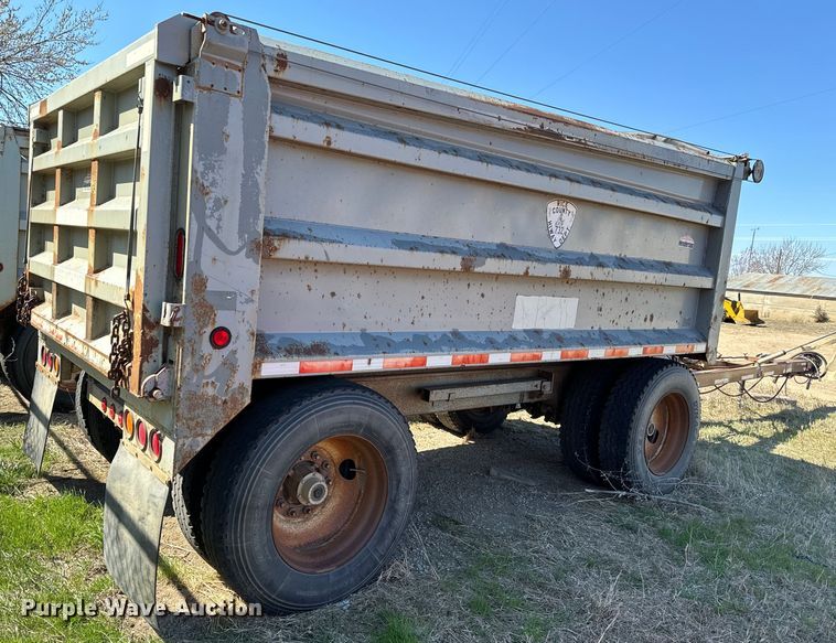 image for item NH9038 2005 Cornhusker  800R-2805-656 end dump pup trailer