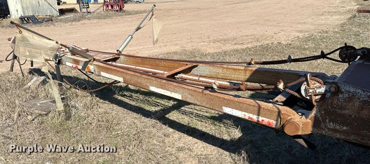 image for item NH9038 2005 Cornhusker  800R-2805-656 end dump pup trailer