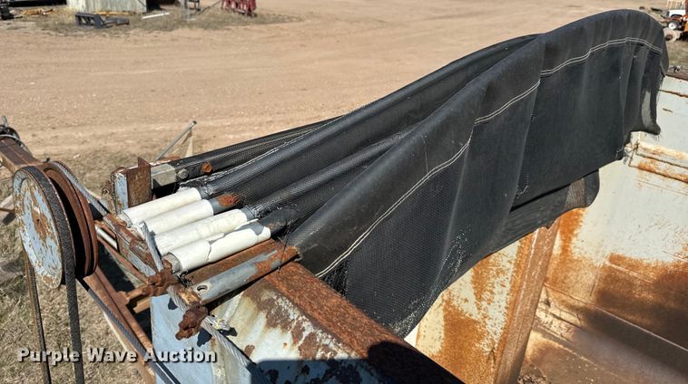 image for item NH9038 2005 Cornhusker  800R-2805-656 end dump pup trailer