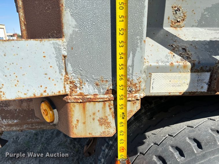 image for item NH9038 2005 Cornhusker  800R-2805-656 end dump pup trailer