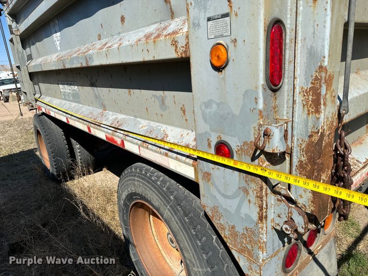 image for item NH9038 2005 Cornhusker  800R-2805-656 end dump pup trailer