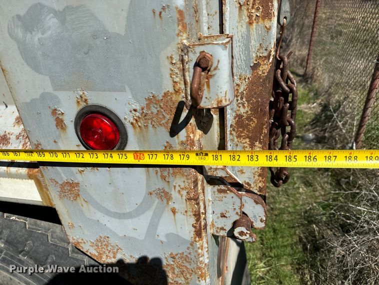 image for item NH9038 2005 Cornhusker  800R-2805-656 end dump pup trailer