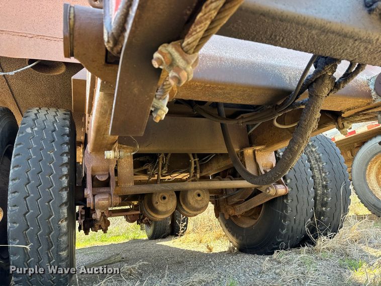 image for item NH9038 2005 Cornhusker  800R-2805-656 end dump pup trailer