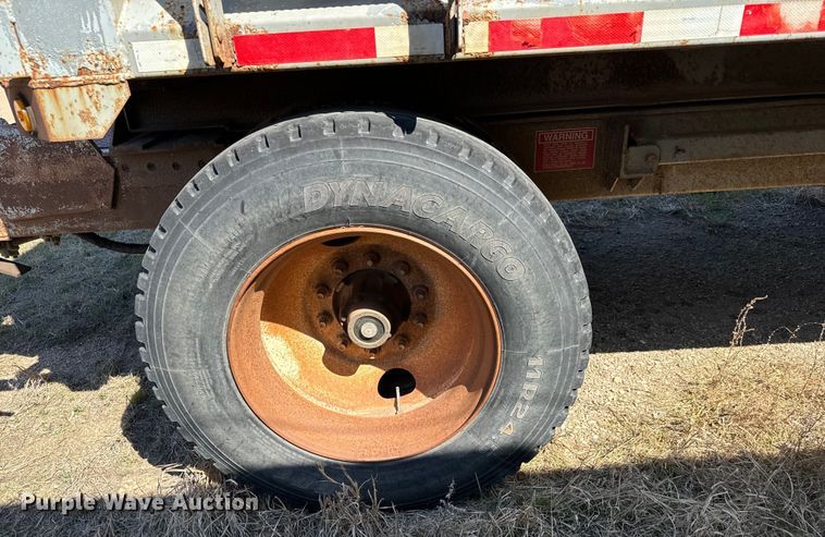 image for item NH9038 2005 Cornhusker  800R-2805-656 end dump pup trailer