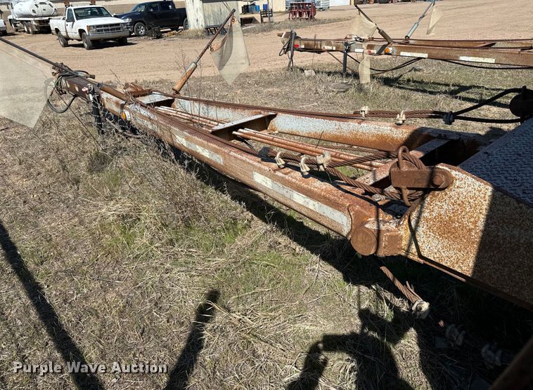 image for item NH9039 1999 Cornhusker  800R-93098-469 end dump pup trailer