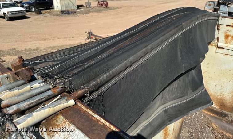 image for item NH9039 1999 Cornhusker  800R-93098-469 end dump pup trailer