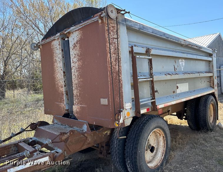 image for item NH9040 2002 Cornhusker  800R-32102-584 end dump pup trailer