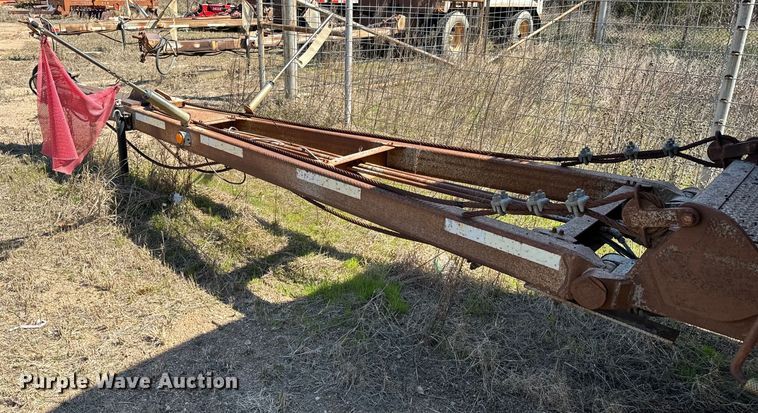 image for item NH9040 2002 Cornhusker  800R-32102-584 end dump pup trailer