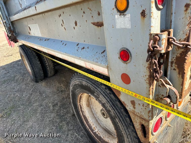 image for item NH9040 2002 Cornhusker  800R-32102-584 end dump pup trailer