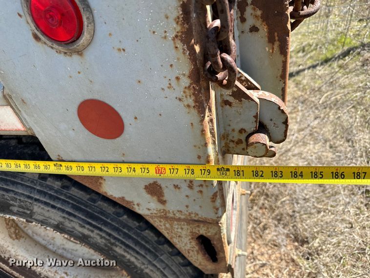 image for item NH9040 2002 Cornhusker  800R-32102-584 end dump pup trailer