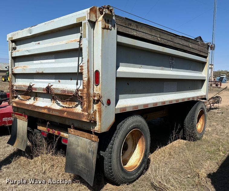 image for item NH9041 1996 Cornhusker  800R-11996-363 end dump pup trailer