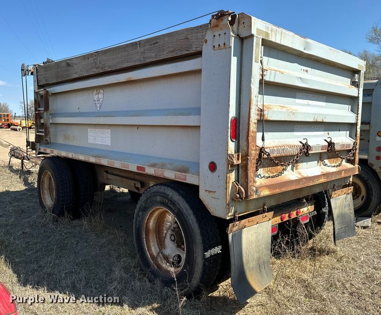 image for item NH9041 1996 Cornhusker  800R-11996-363 end dump pup trailer