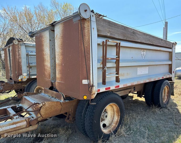 image for item NH9041 1996 Cornhusker  800R-11996-363 end dump pup trailer