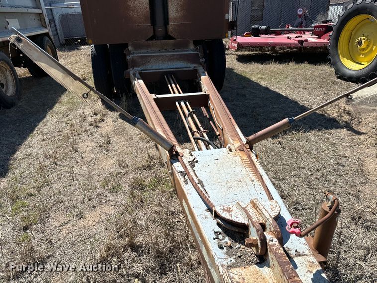 image for item NH9041 1996 Cornhusker  800R-11996-363 end dump pup trailer