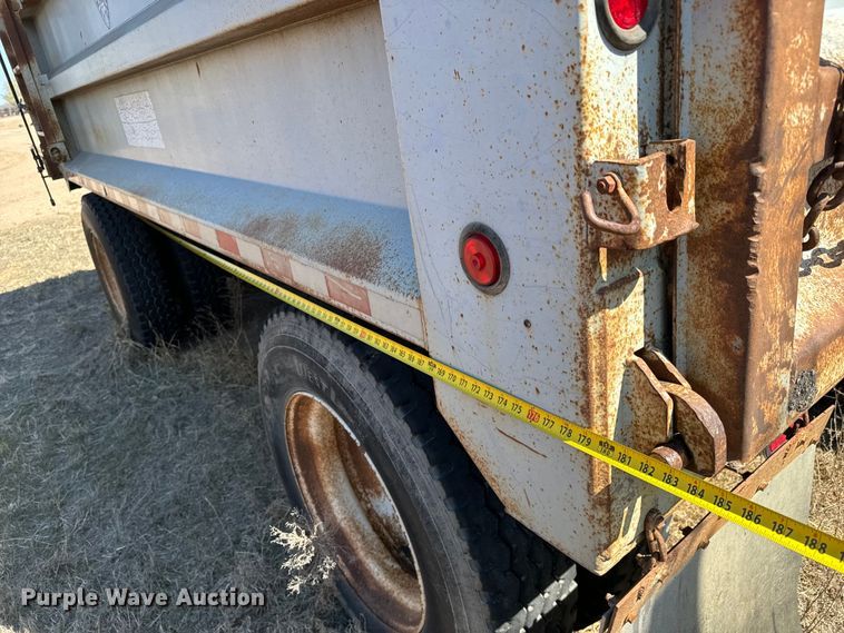 image for item NH9041 1996 Cornhusker  800R-11996-363 end dump pup trailer