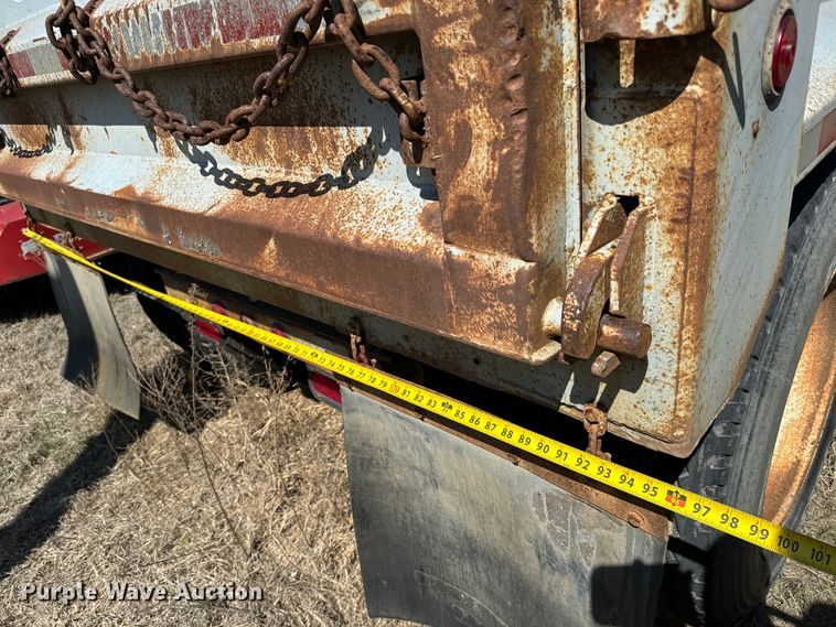 image for item NH9041 1996 Cornhusker  800R-11996-363 end dump pup trailer