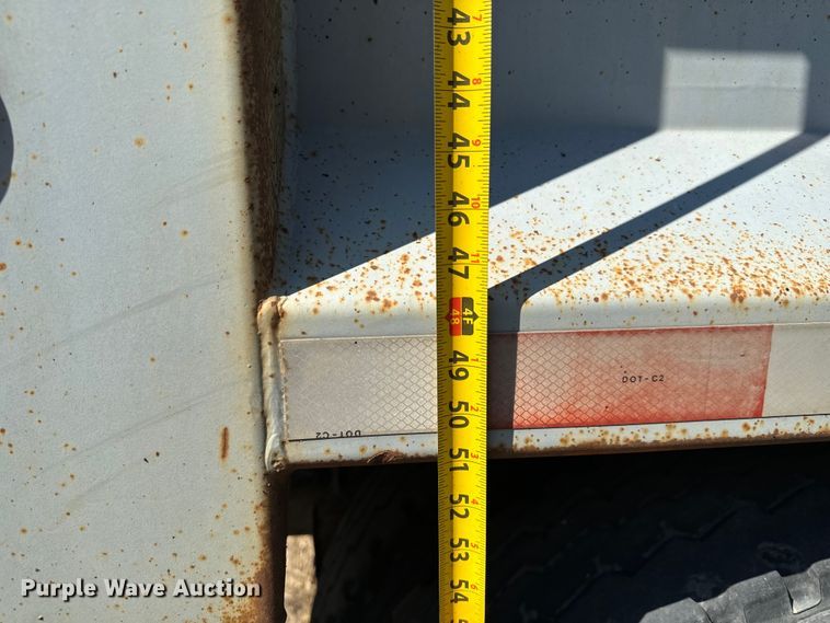 image for item NH9041 1996 Cornhusker  800R-11996-363 end dump pup trailer