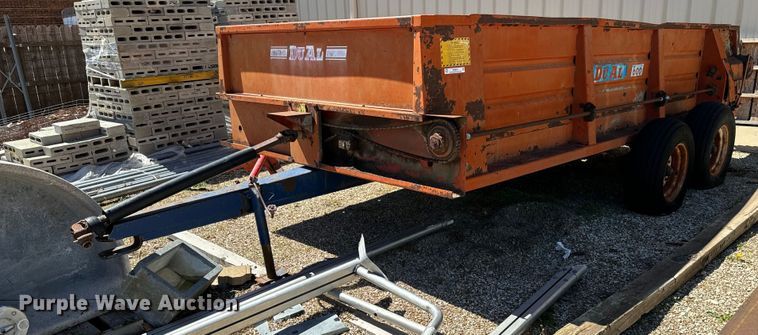 image for item NH9078 Du-Al 600 manure spreader