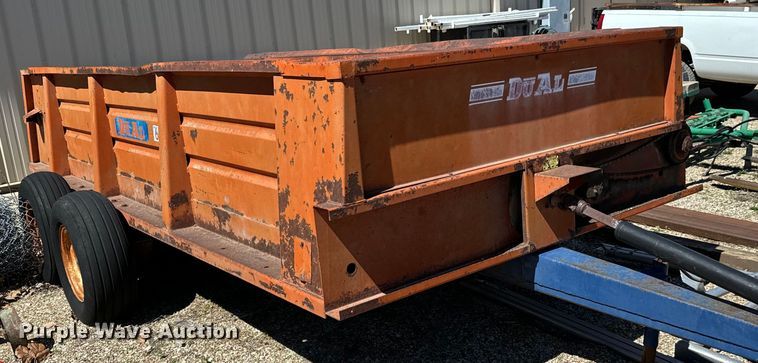 image for item NH9078 Du-Al 600 manure spreader