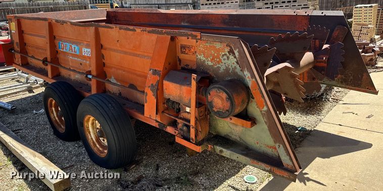 image for item NH9078 Du-Al 600 manure spreader