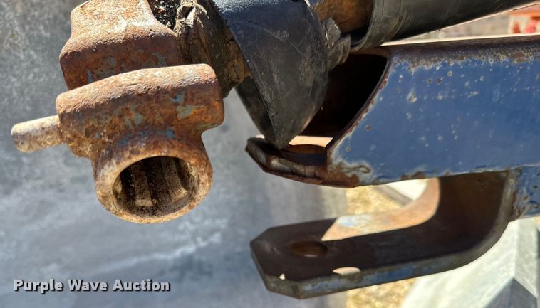 image for item NH9078 Du-Al 600 manure spreader