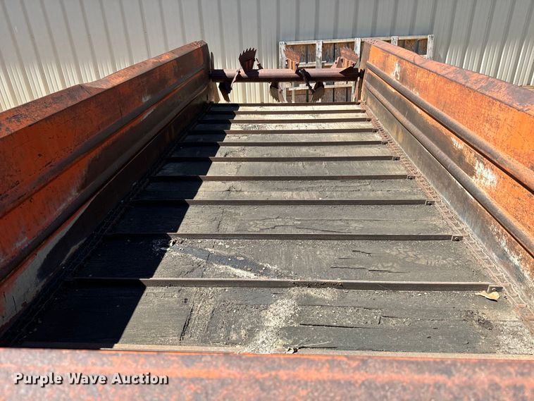 image for item NH9078 Du-Al 600 manure spreader