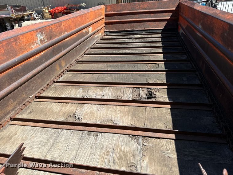 image for item NH9078 Du-Al 600 manure spreader