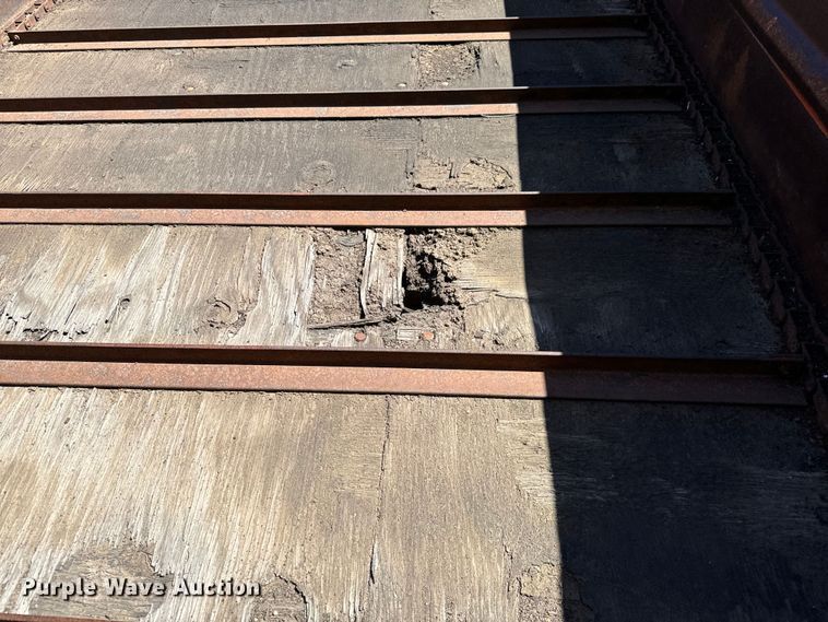 image for item NH9078 Du-Al 600 manure spreader