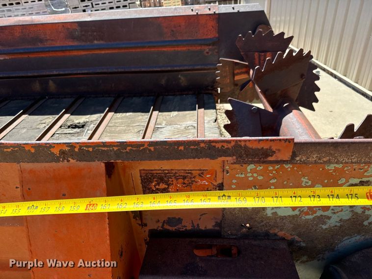 image for item NH9078 Du-Al 600 manure spreader