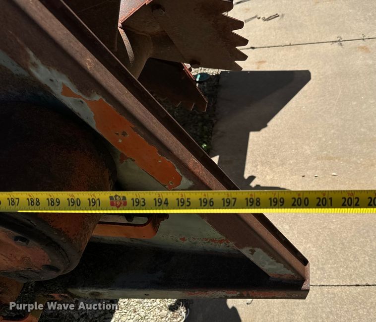 image for item NH9078 Du-Al 600 manure spreader