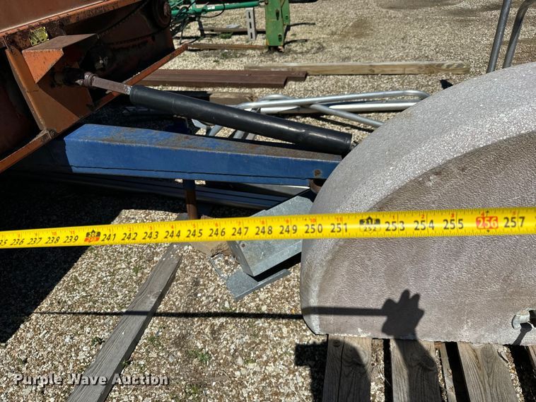 image for item NH9078 Du-Al 600 manure spreader