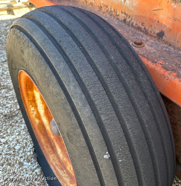 image for item NH9078 Du-Al 600 manure spreader