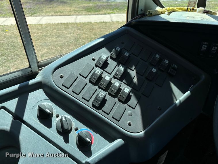 image for item NH9079 2008 International  CE200 school bus