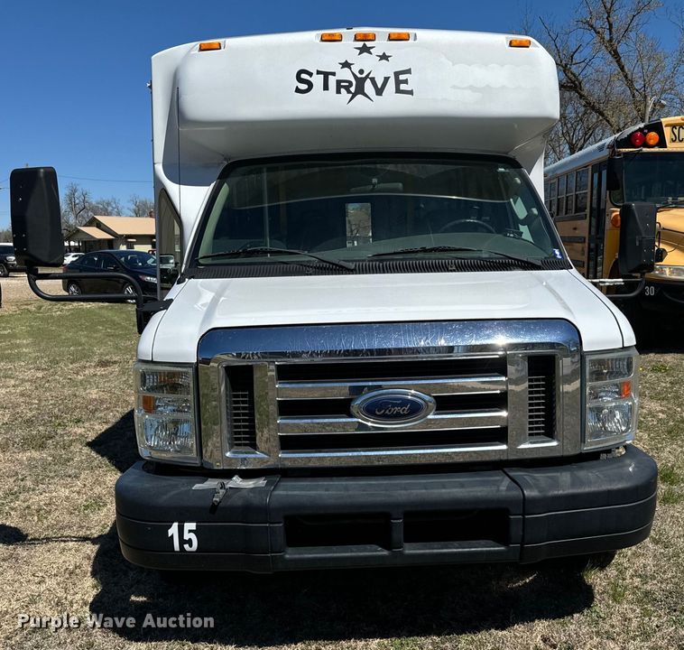 image for item NH9080 2008 Eldorado National Aerotech  shuttle bus