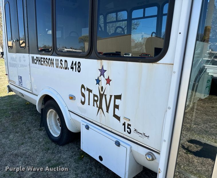 image for item NH9080 2008 Eldorado National Aerotech  shuttle bus