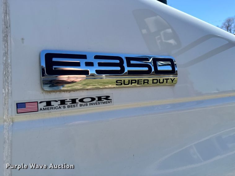 image for item NH9080 2008 Eldorado National Aerotech  shuttle bus