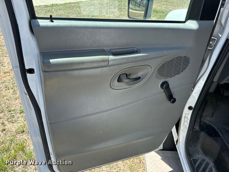 image for item NH9080 2008 Eldorado National Aerotech  shuttle bus