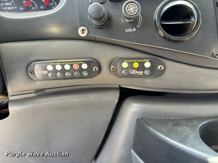 image for item NH9080 2008 Eldorado National Aerotech  shuttle bus