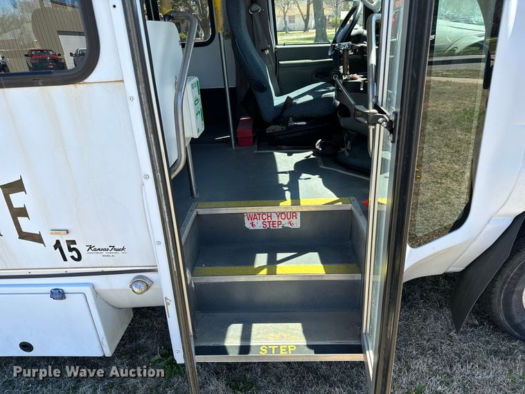 image for item NH9080 2008 Eldorado National Aerotech  shuttle bus