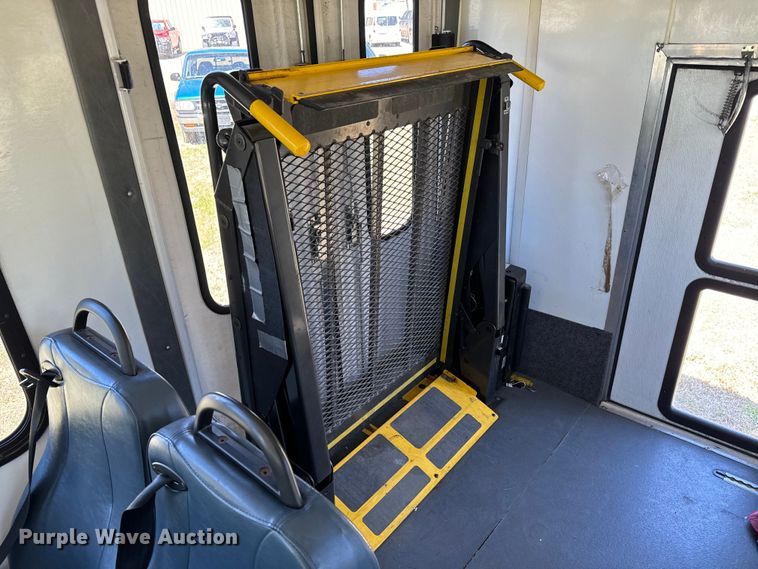 image for item NH9080 2008 Eldorado National Aerotech  shuttle bus