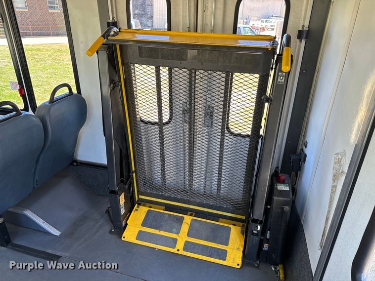 image for item NH9080 2008 Eldorado National Aerotech  shuttle bus