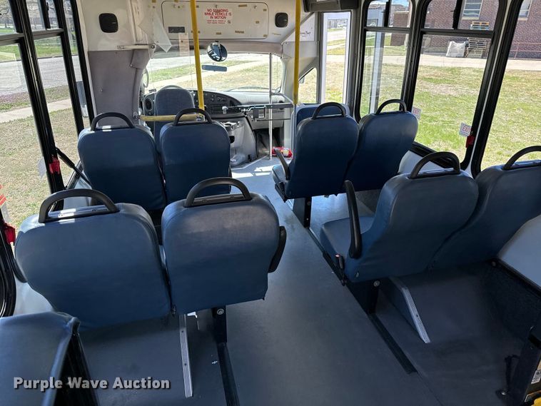 image for item NH9080 2008 Eldorado National Aerotech  shuttle bus