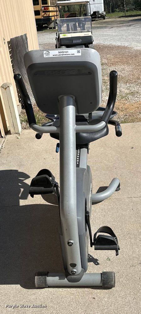 image for item NH9161 Precor 846i Exercise bike