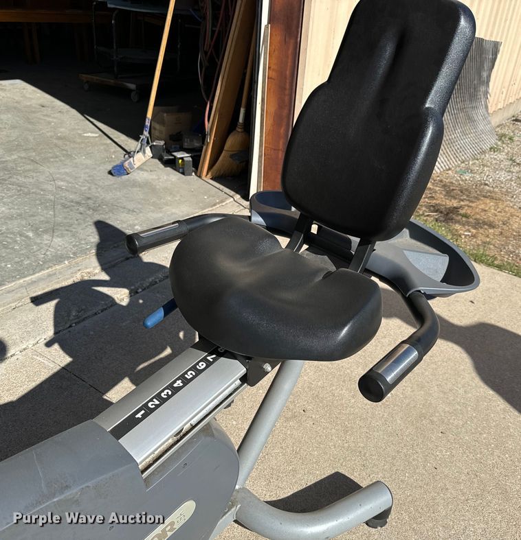 image for item NH9161 Precor 846i Exercise bike