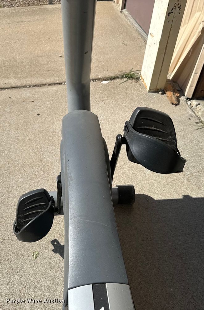 image for item NH9161 Precor 846i Exercise bike